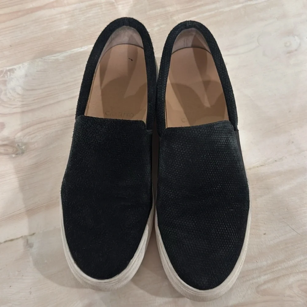 Vince Camuto flats